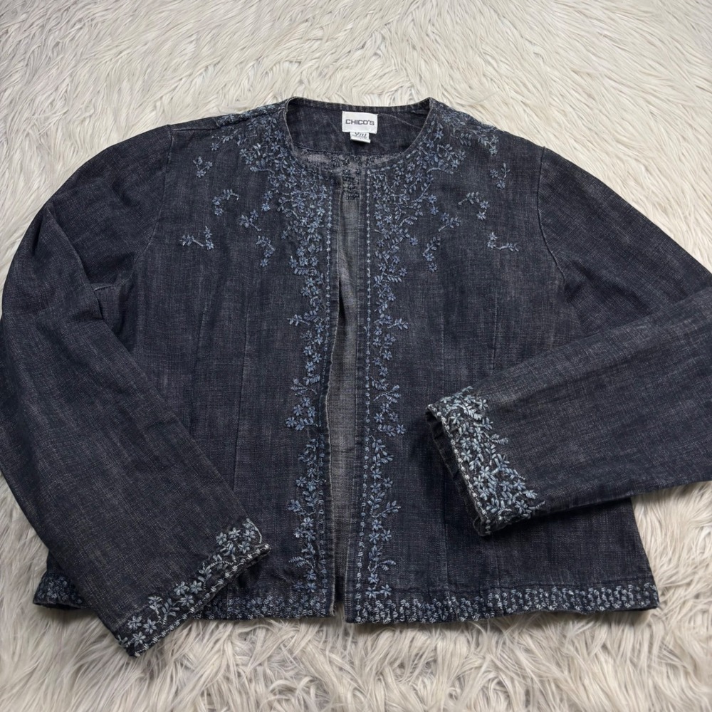 Chico's Women's M 1 Dark Wash Floral Embroidered Denim Jacket Artsy Boho Preppy